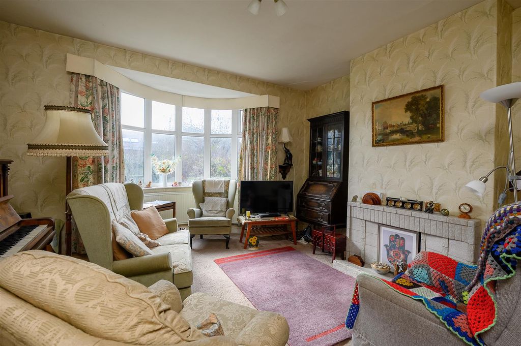 Property photo 3 of 19 Living Room