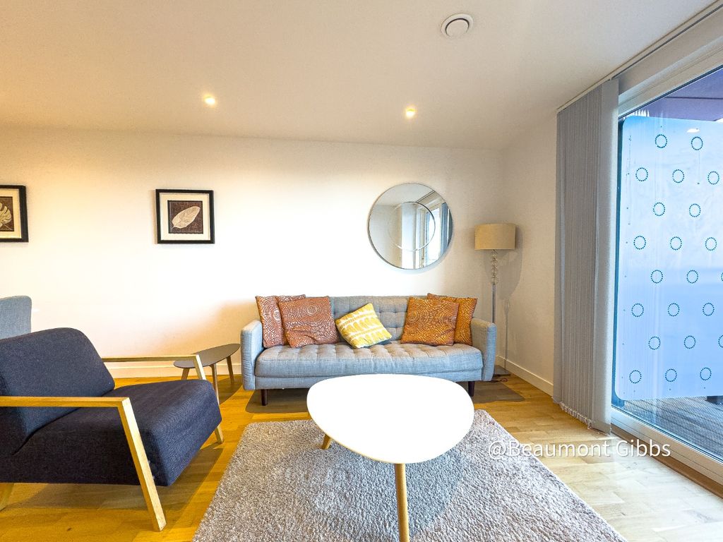 Property photo 2 of 18 4932501