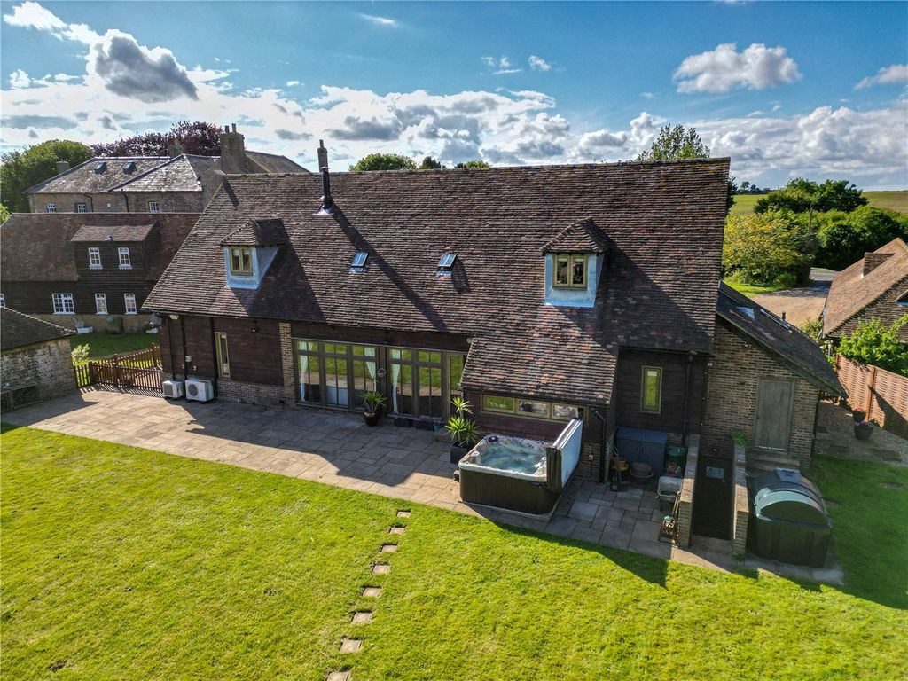 Property photo 2 of 54 Picture No. 21