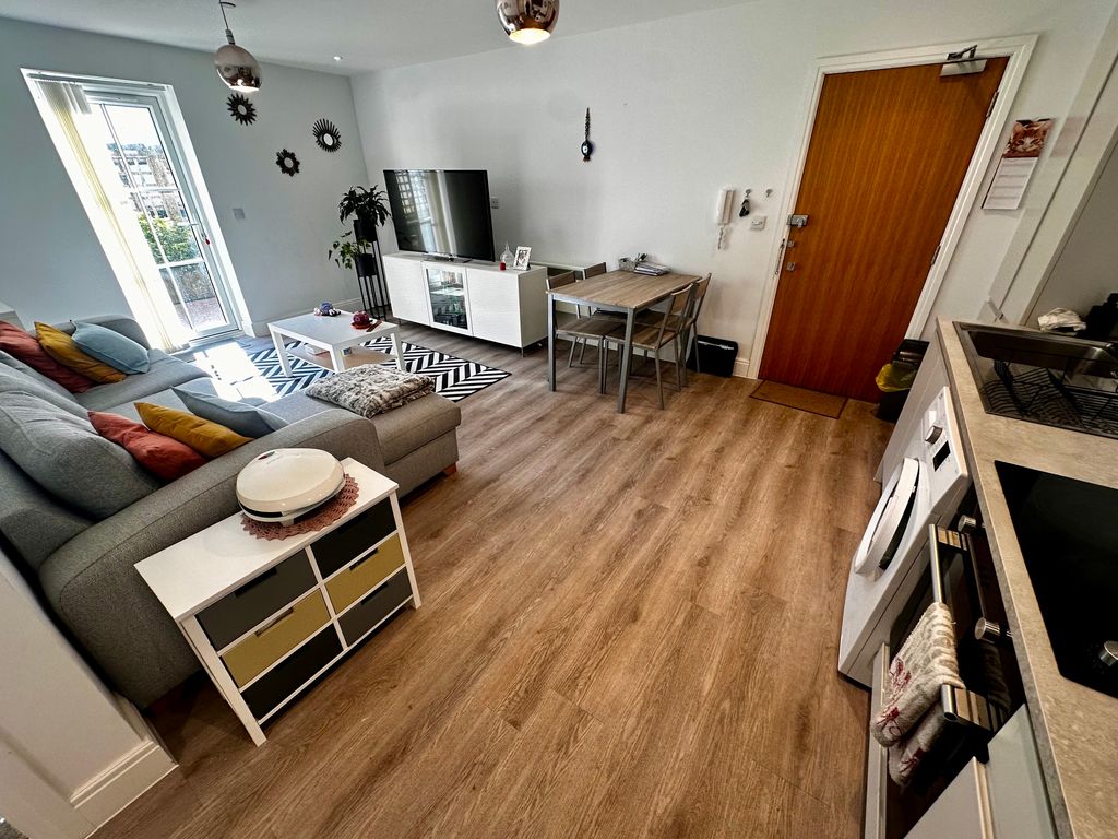 Property photo 2 of 14 Image