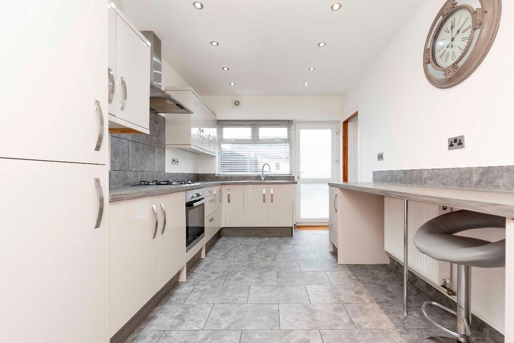 Additional image 11 of 3 bed terraced house to rentRailway Street, Trelewis, Treharris CF46