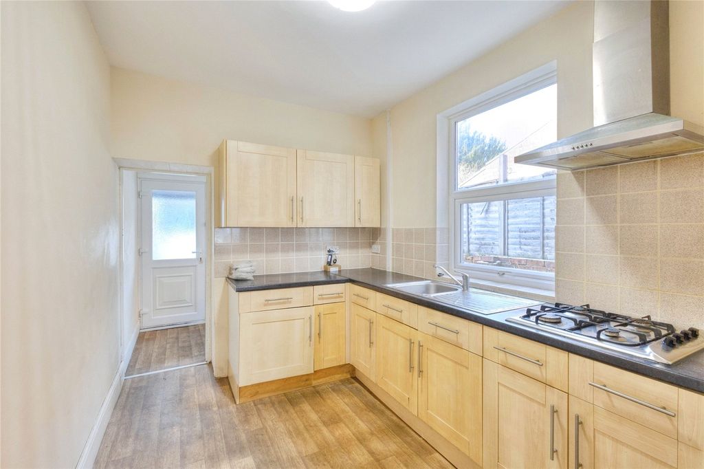 Property photo 2 of 17 Kitchen