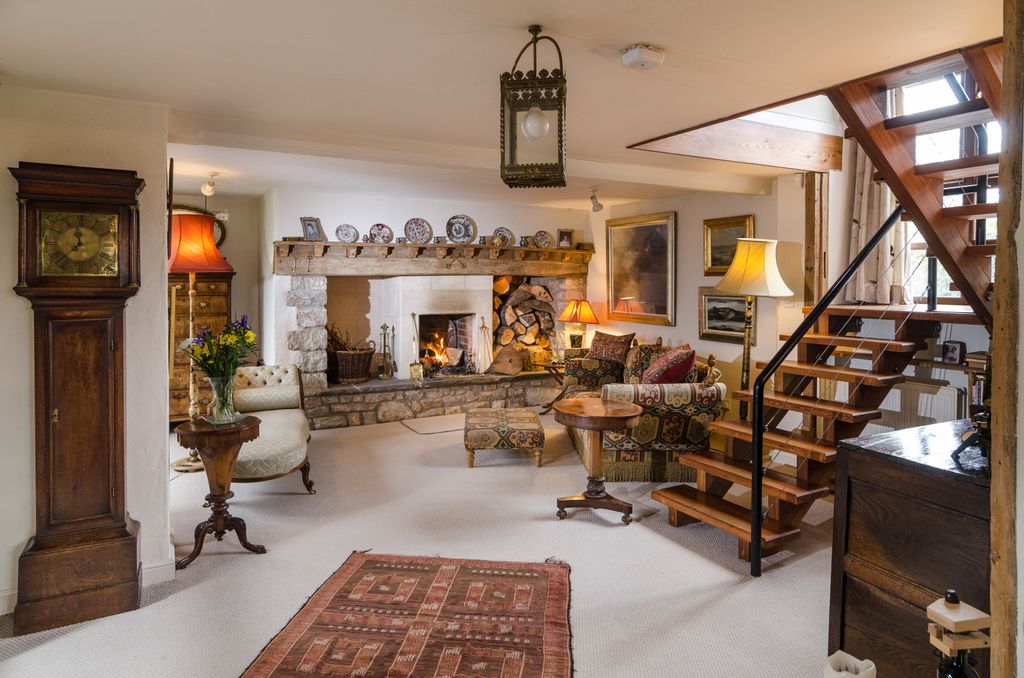 Property photo 3 of 28 The Granary