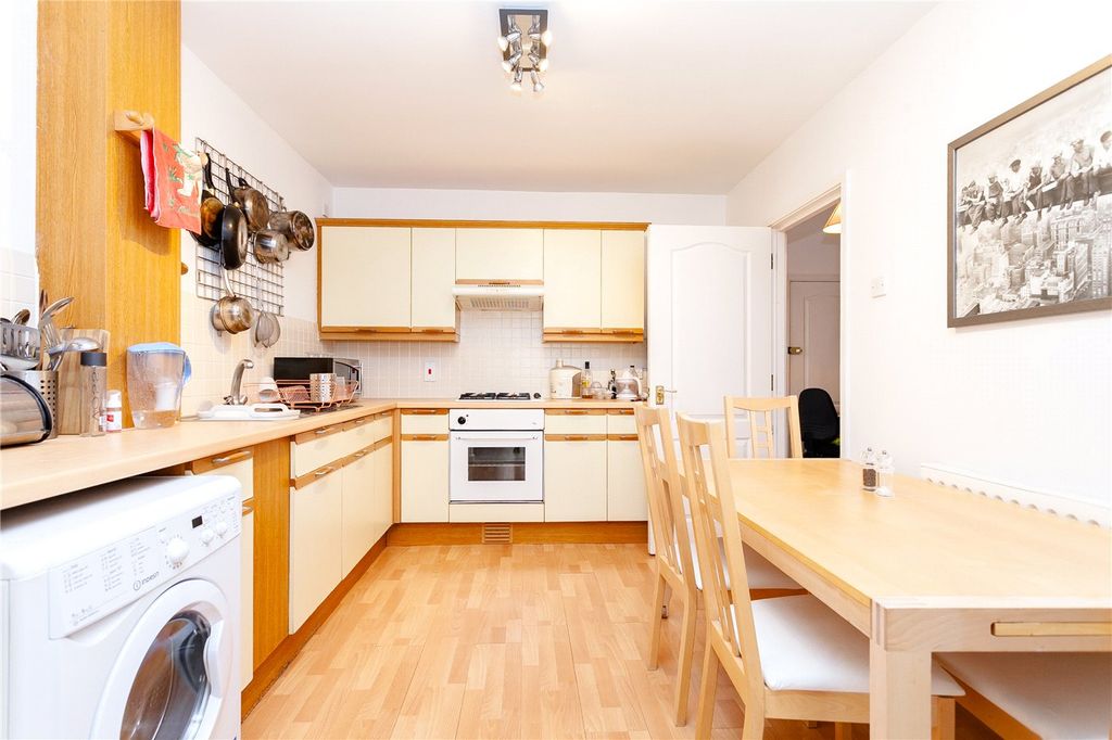 Property photo 3 of 17 Picture No. 15