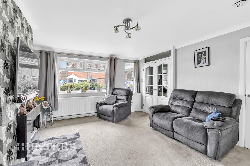 Property photo 2 of 19 Living Room