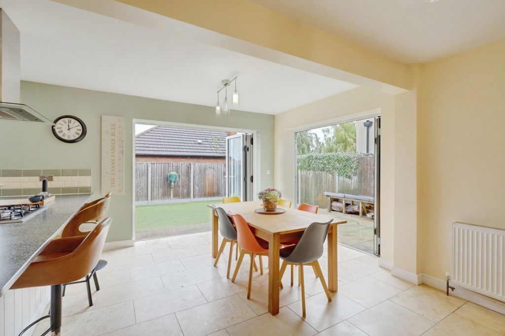 Property photo 2 of 30