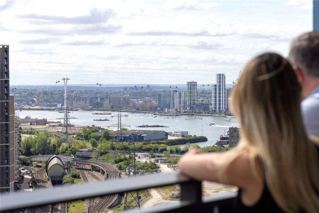 Property photo 3 of 12 Balcony