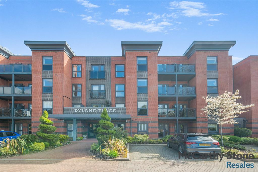 Property photo 1 of 22 8685486-Exterior03.Jpg