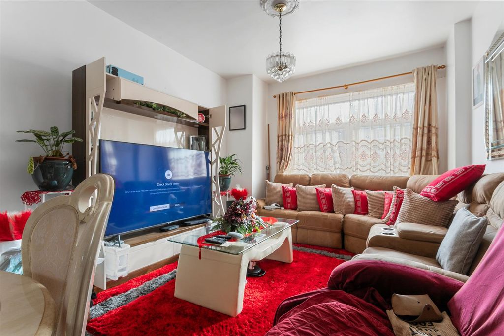 Property photo 3 of 12 1002202613_Tils_9 Thackeray Avenue _N17 9DT_016.Jp