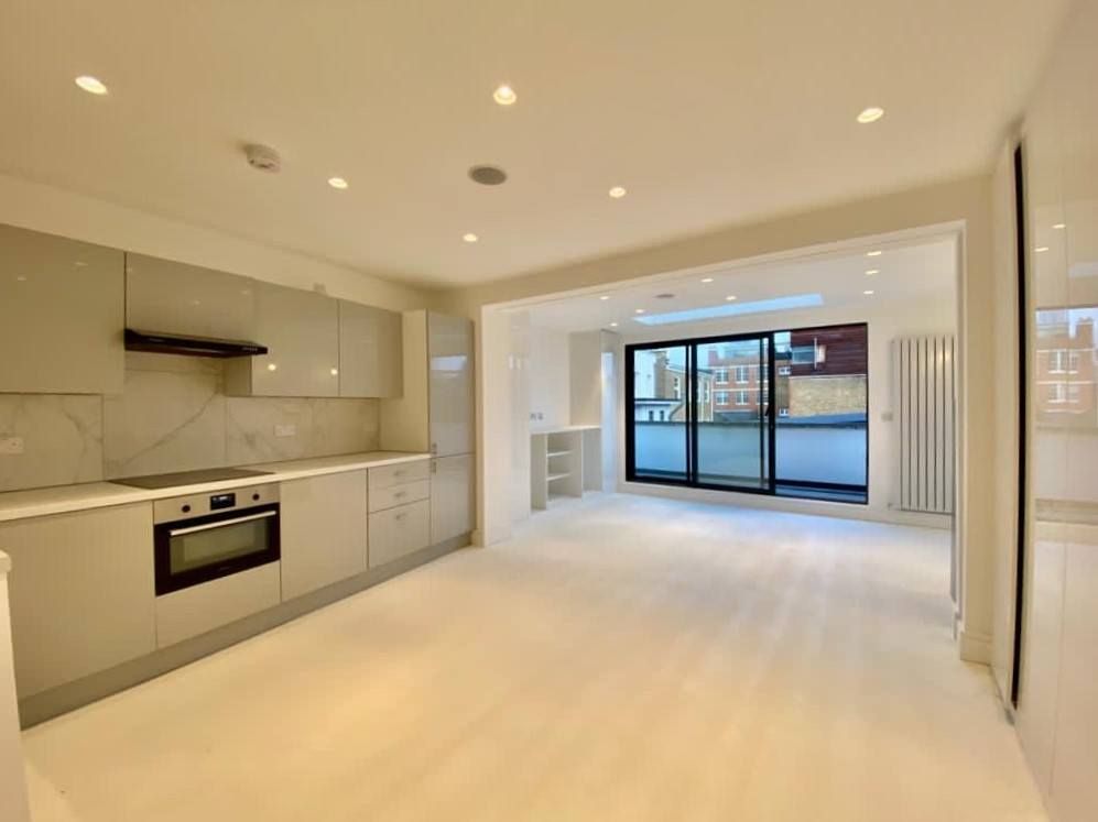 Property photo 1 of 11 A Stunning Newly Refurbished One Bedroom Apartment With A Balcony Facing The Iconic Shard Building Located Within Minutes Walk Of Southwark Tube Station Offering Easy Access Into The City.