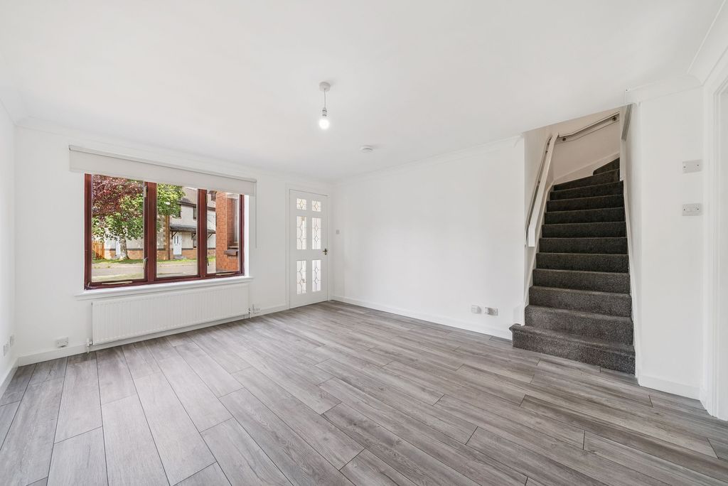 Property photo 2 of 24
