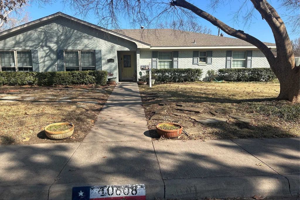 Property photo 1 of 2