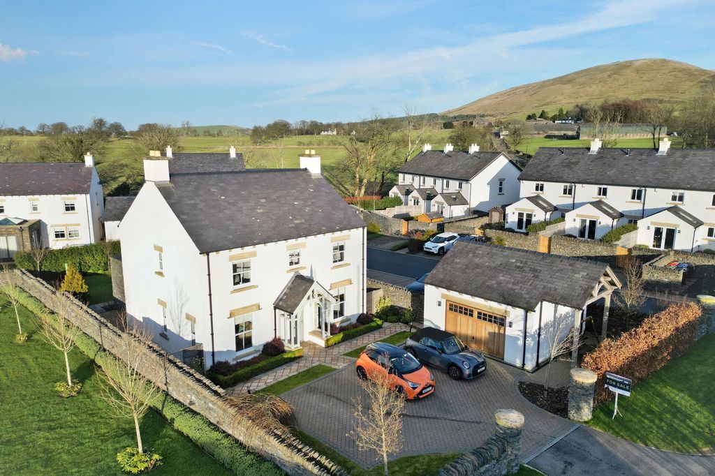 Property photo 1 of 34