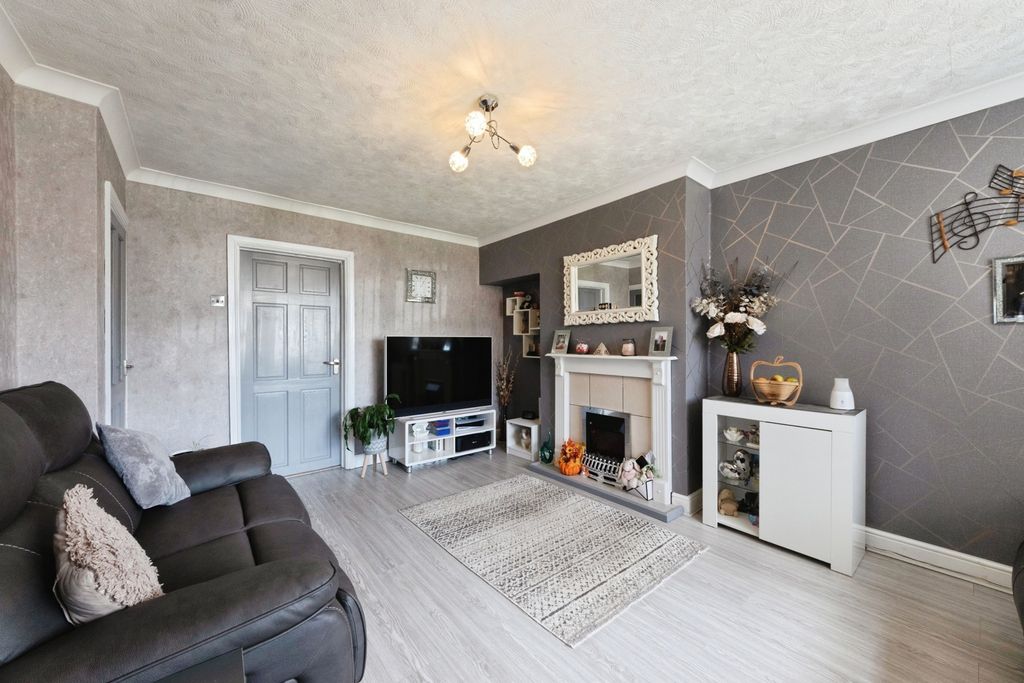 Property photo 3 of 16 Pbox-Img.Jpg