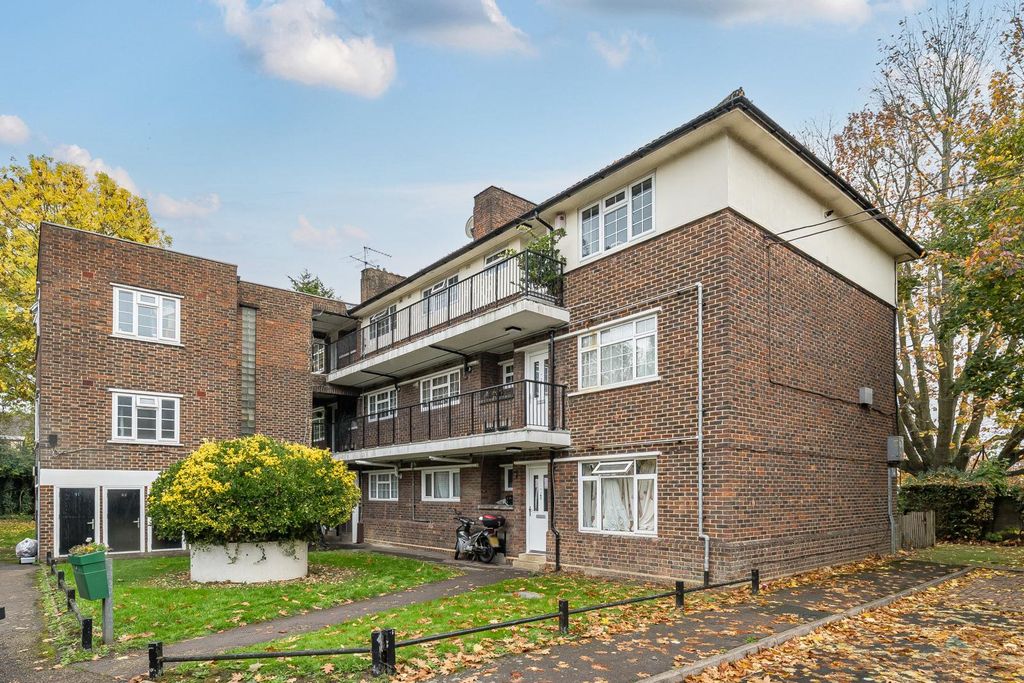 Property photo 3 of 11 Gallery