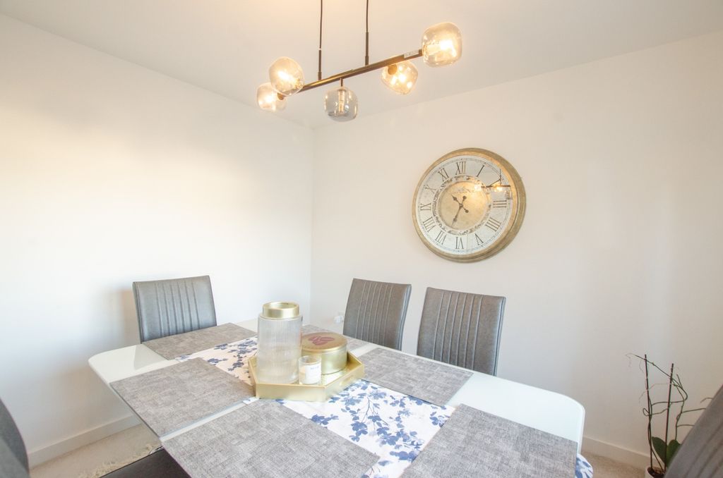 Property photo 3 of 13 5 Malthouse Drive Bodmin 01208 74182-15