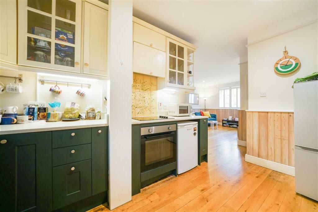 Property photo 2 of 3
