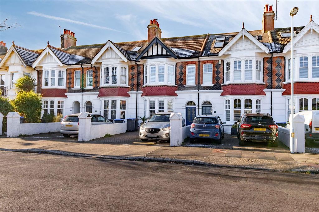 Property photo 1 of 21 43 Navarino Road.Jpg