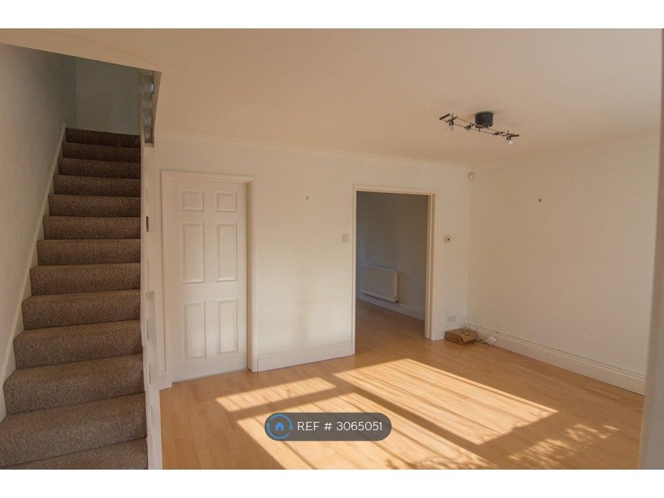 Property photo 3 of 12 Living Room