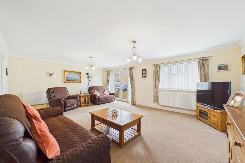 Property photo 2 of 24