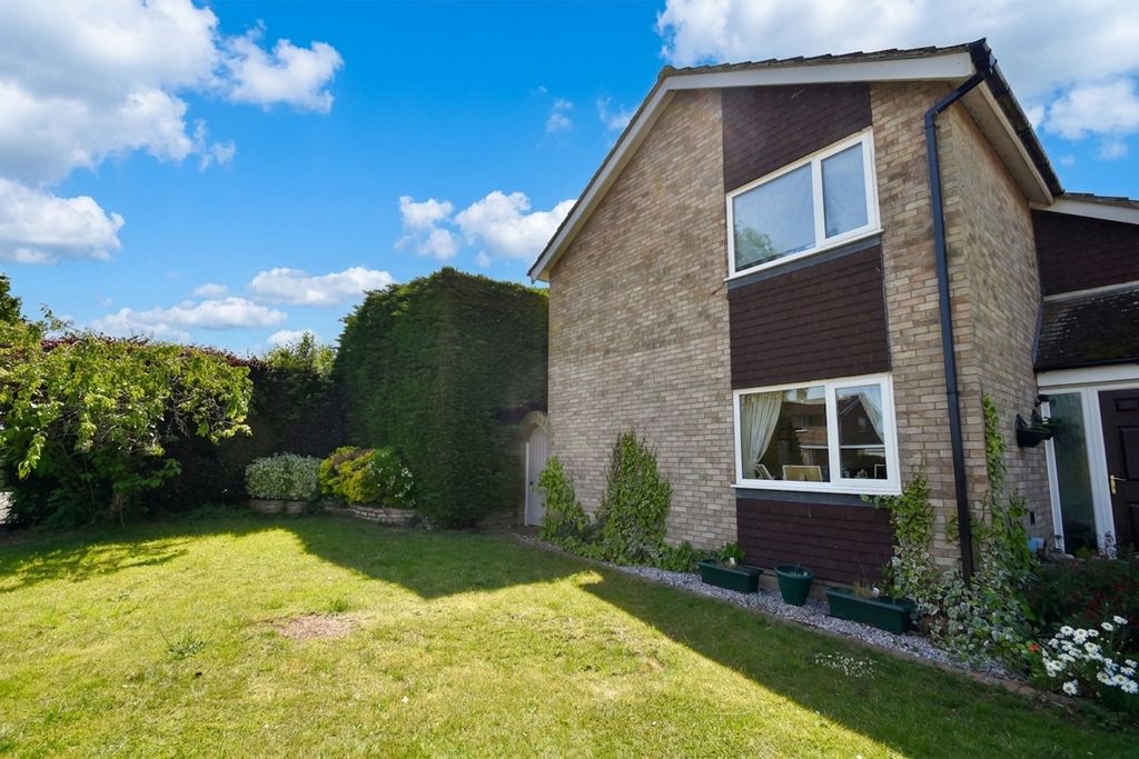 Property photo 2 of 21