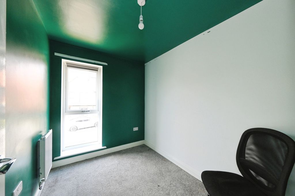 Property photo 3 of 16 Pbox-Img.Jpg