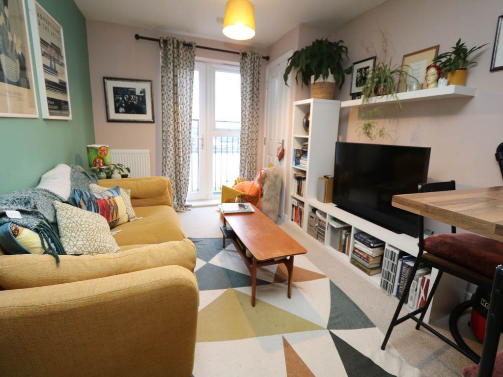 Property photo 3 of 12 78 Ctyc - Kitchen Living Room ii
