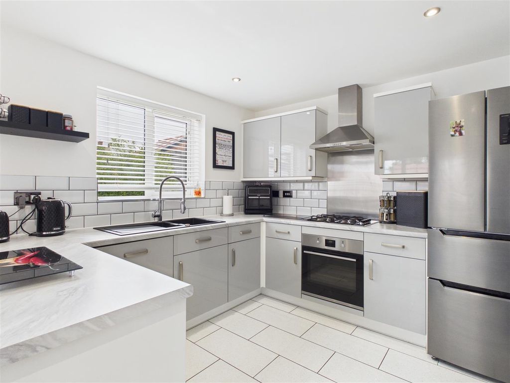 Property photo 2 of 30 Cam02935G0-Pr0126-Still004.Jpg