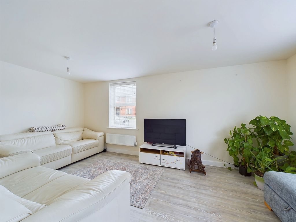 Property photo 2 of 12 Living Room