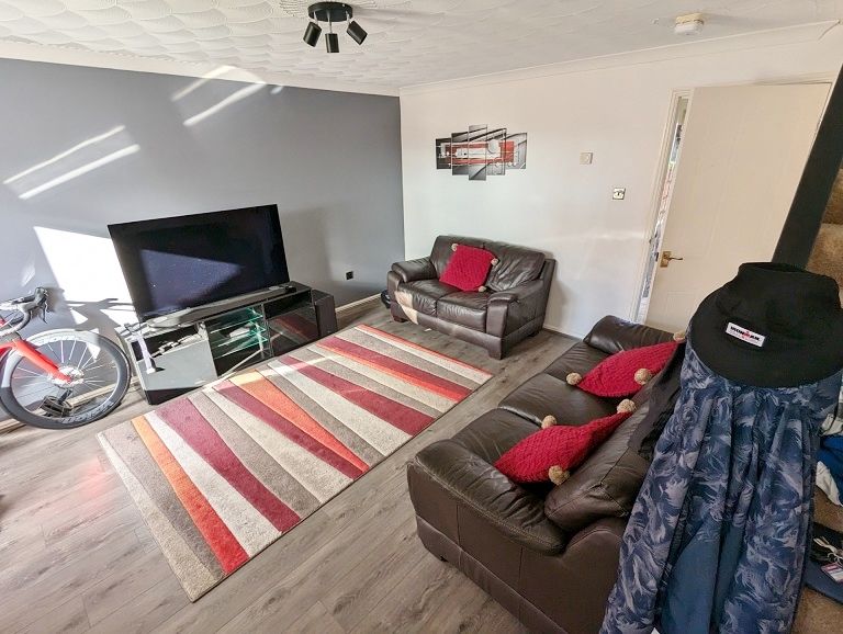 Property photo 2 of 11