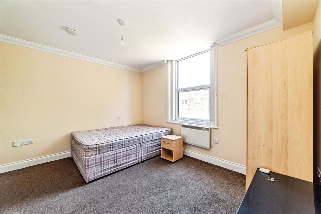 Property photo 2 of 16 Picture No. 28