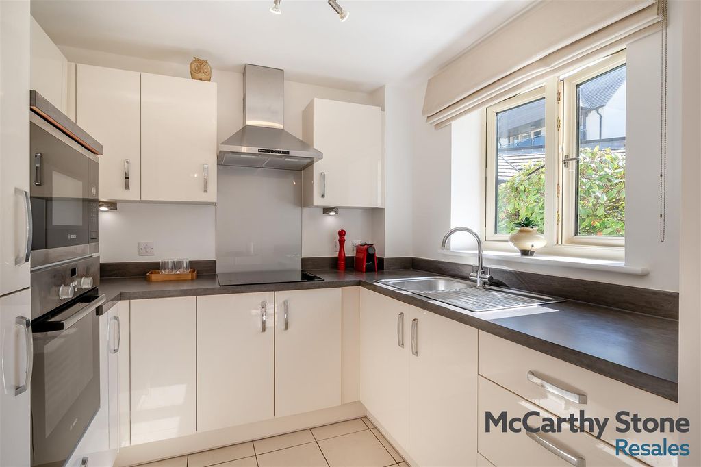 Property photo 3 of 30 8696569-Interior22.Jpg