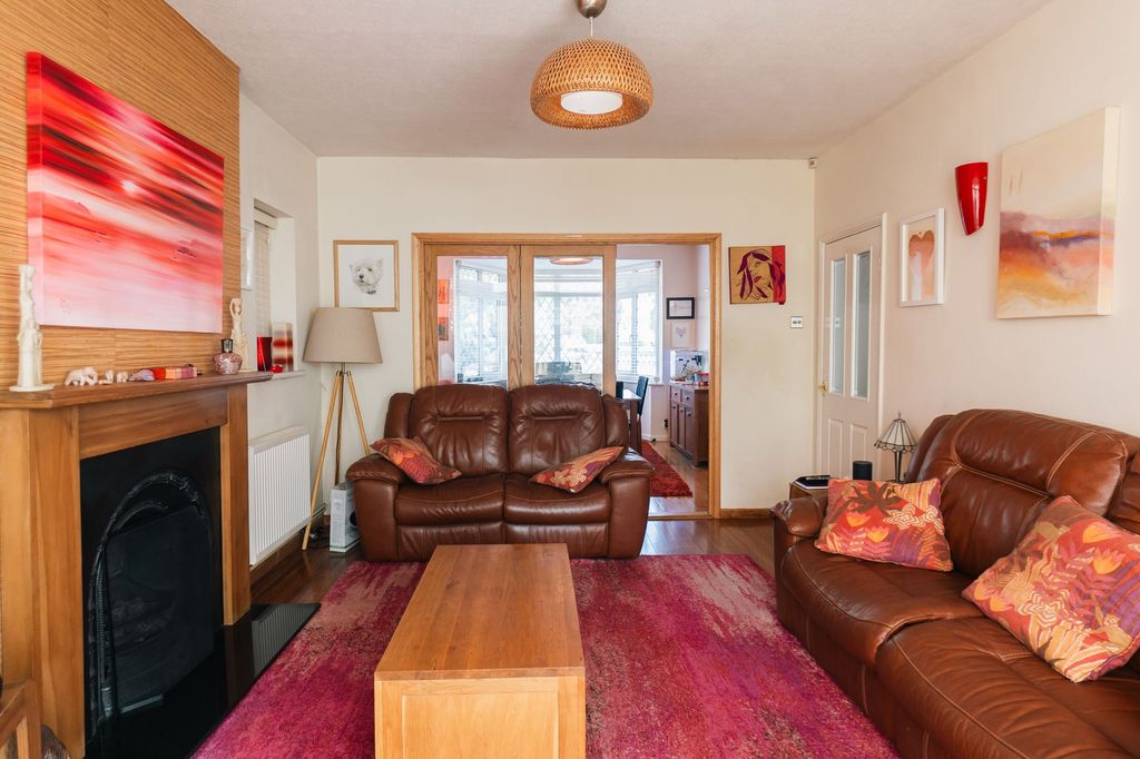 Property photo 3 of 41