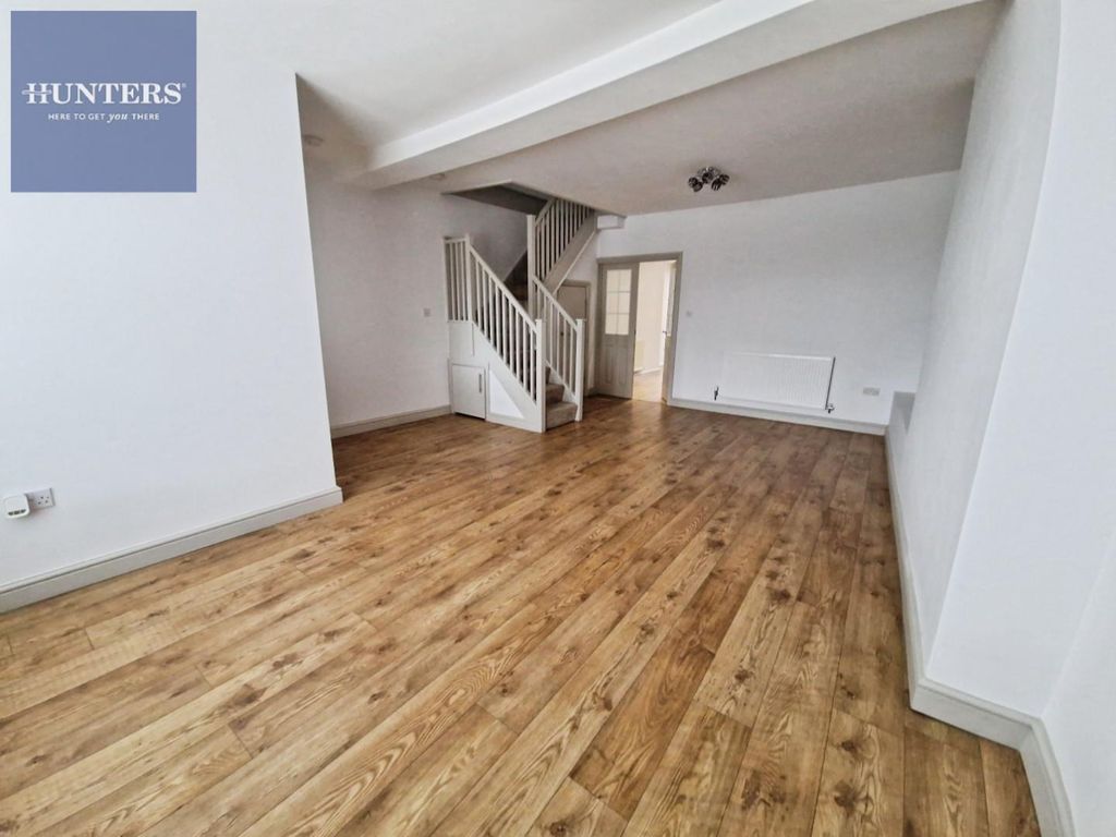 Property photo 2 of 11 0F6Cf9A7-1000083877.Jpg