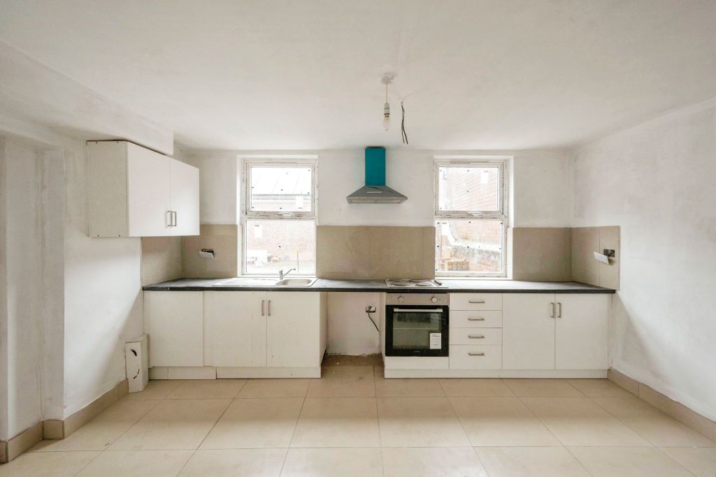 Property photo 3 of 25