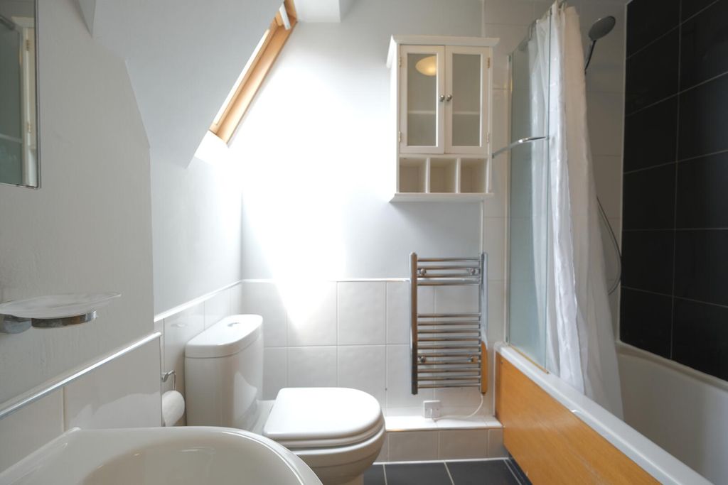 Property photo 2 of 8 Bathroom