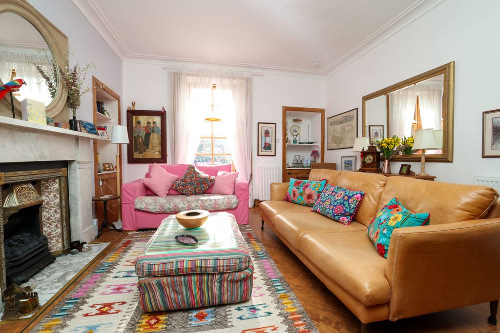 Property photo 2 of 38