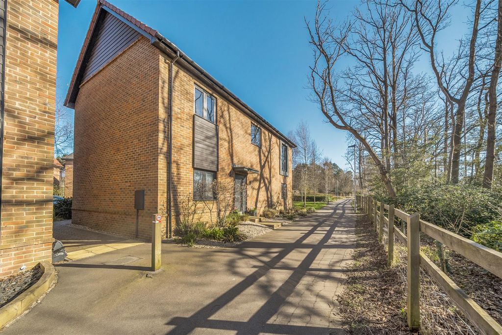 Property photo 1 of 16 1430016-7-69Bac62634d65.Jpg