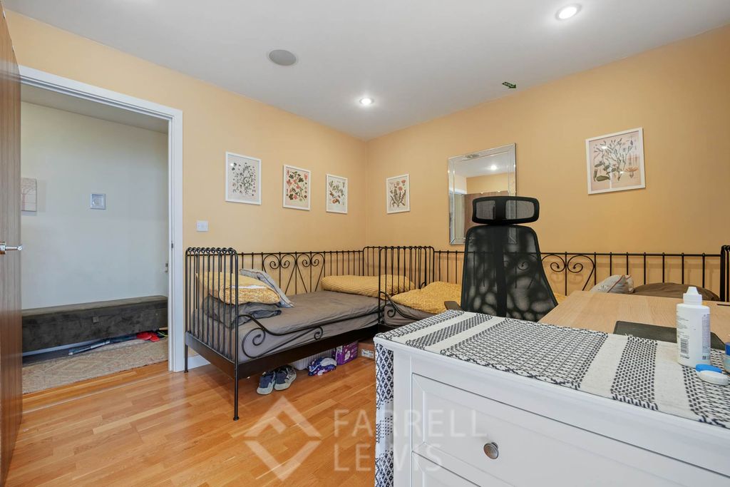 Property photo 2 of 11 Photo