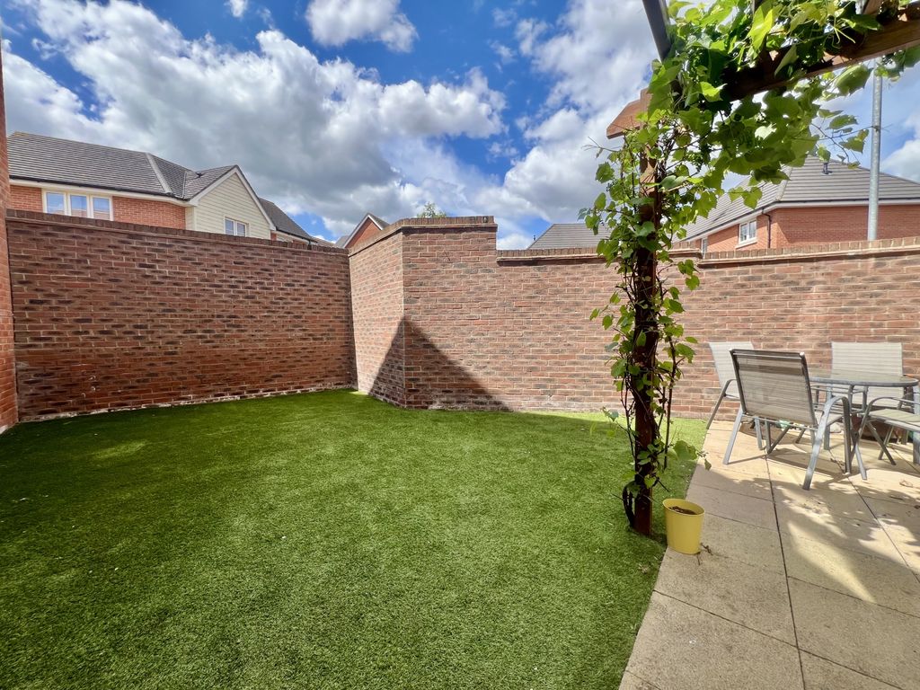 Property photo 3 of 15 Garden