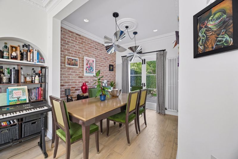 Property photo 3 of 12 Photo 5