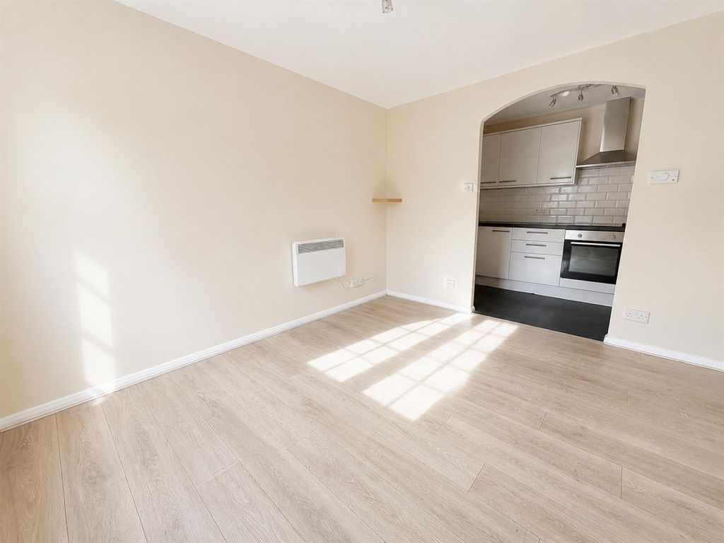 Property photo 1 of 5 120667d2-656E-4cd5-9A6A-8d118Fdd35Be.Png