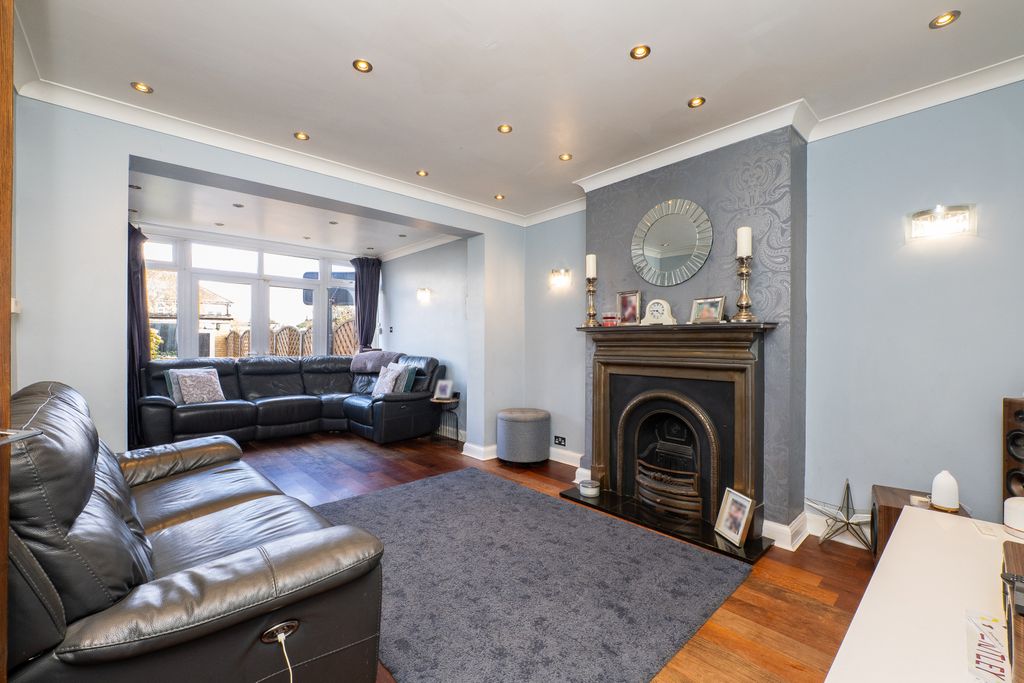 Property photo 2 of 34 Picture No. 05