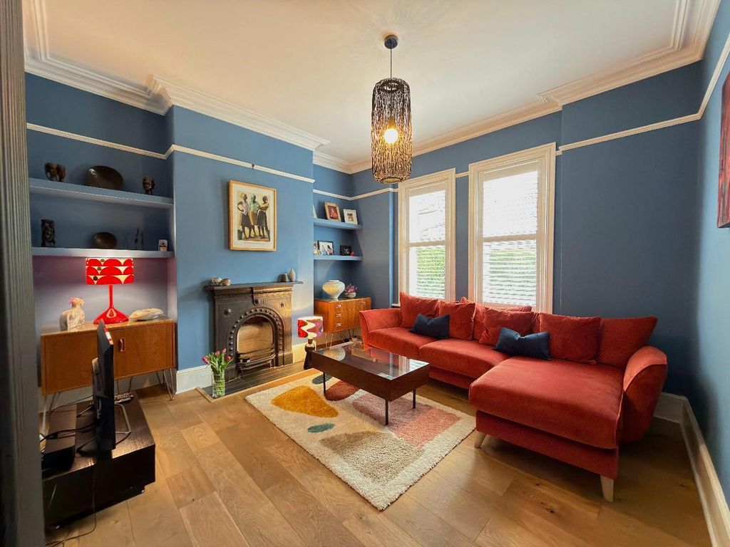 Property photo 2 of 46