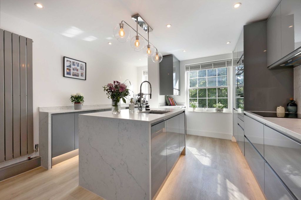 Property photo 3 of 17 Picture No. 14