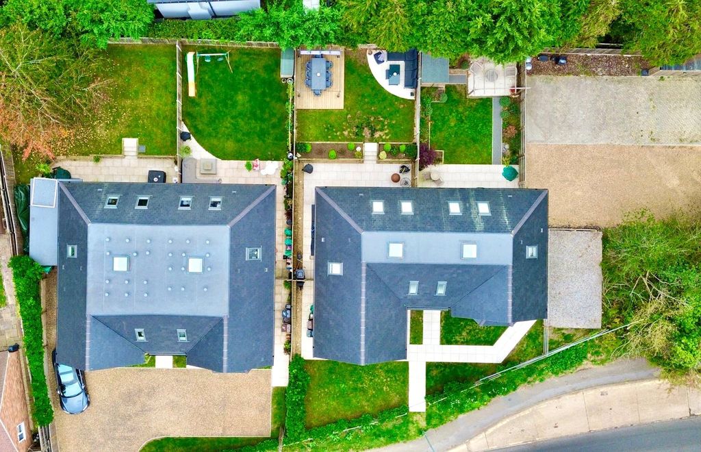 Property photo 2 of 16 Picture No. 17