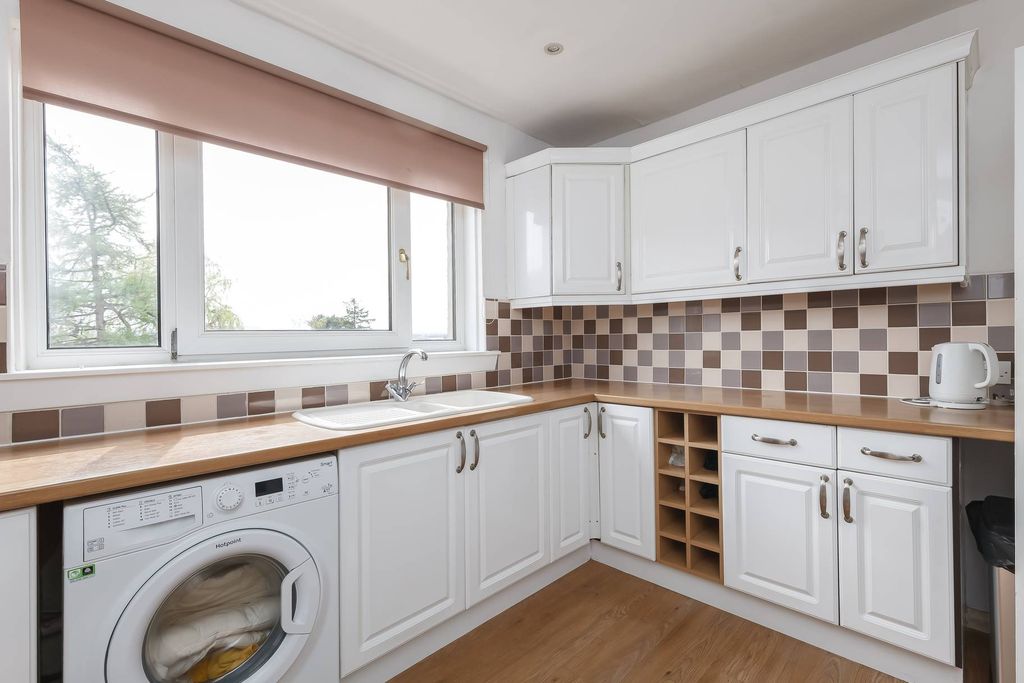Additional image 9 of 2 bed flat for sale36/5 West Craigs Crescent, Edinburgh EH12