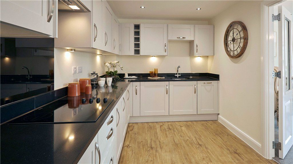 Property photo 3 of 13 Kitchen