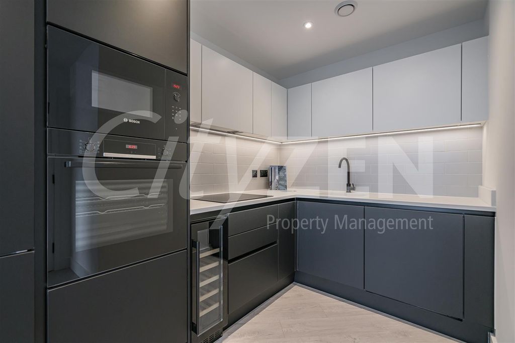 Property photo 2 of 19 Kitchen