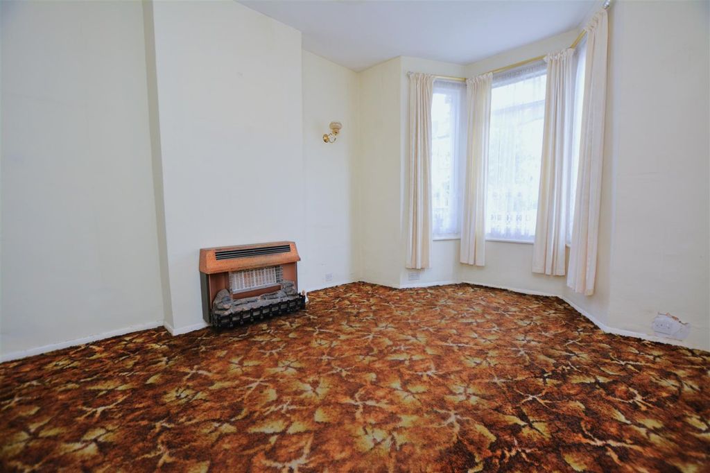 Property photo 2 of 14 Picture No. 04